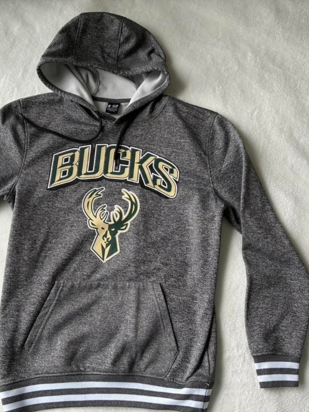 Bucks Gray Pullover Hoodie | NBA Team Sweatshirt | Men's Small